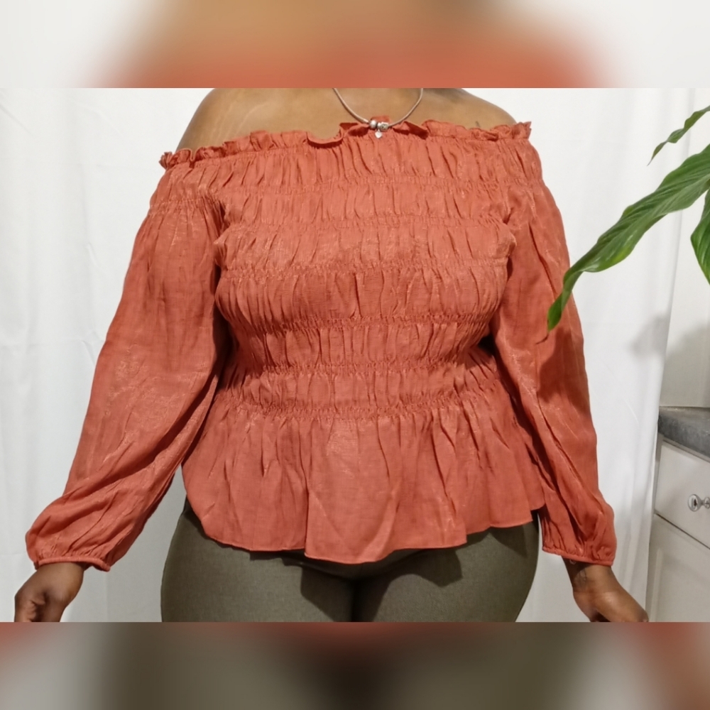 Off Shoulder Scrunch Peplum Top